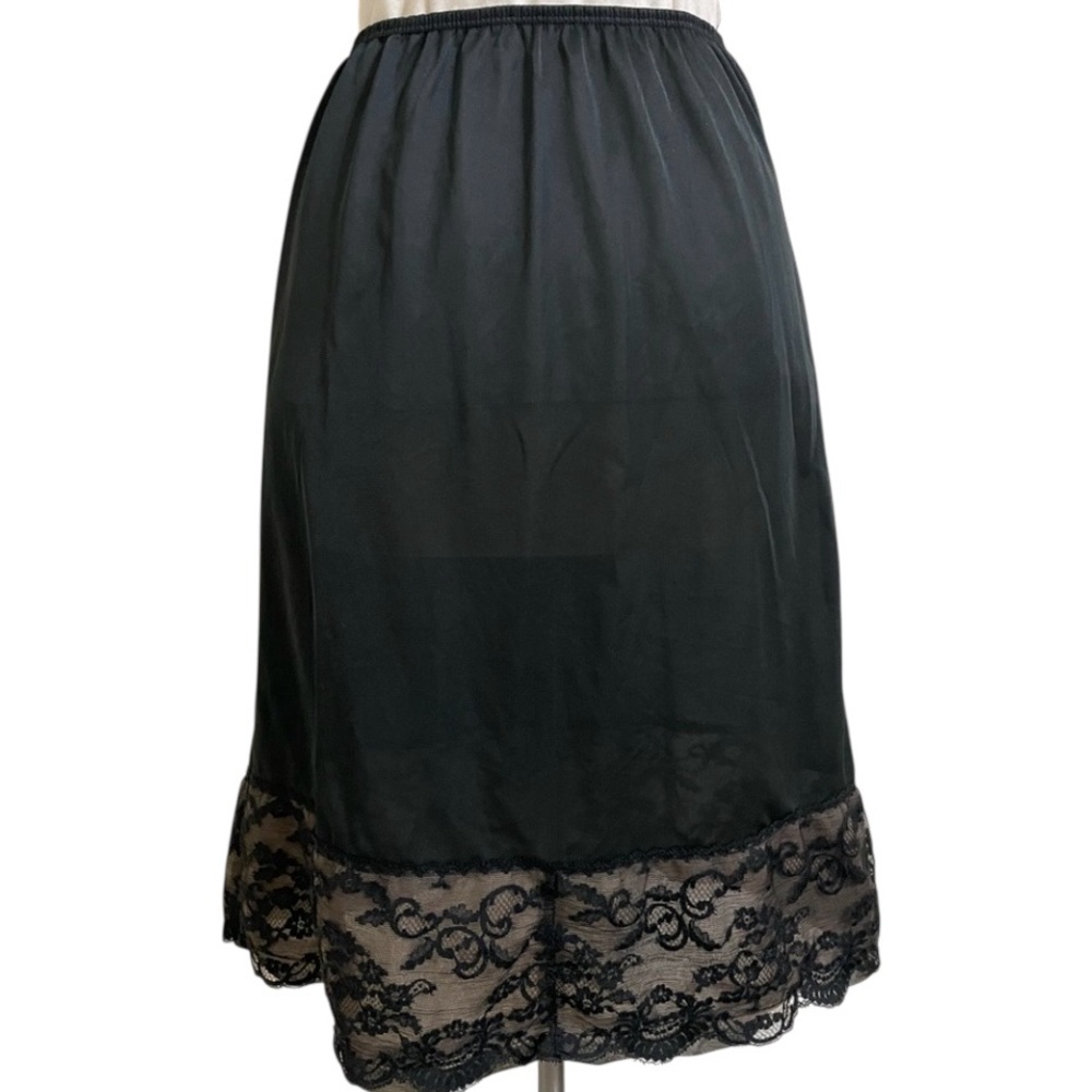Vintage 70s Pembroke Black Lace Trim Half Slip Size Small - Picture 3 of 12